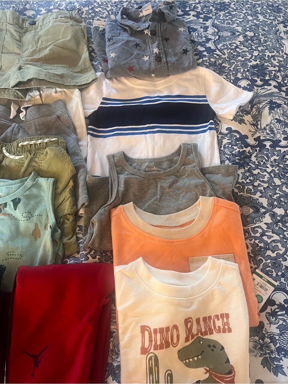 LOT- Boys 18M Onsies, T-shirts, Shorts, pants (19 Pieces) - Picture 3 of 5